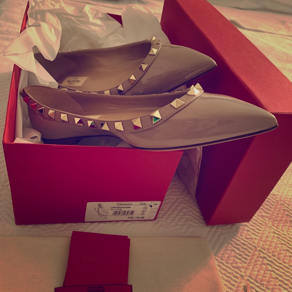 Valentino Flats